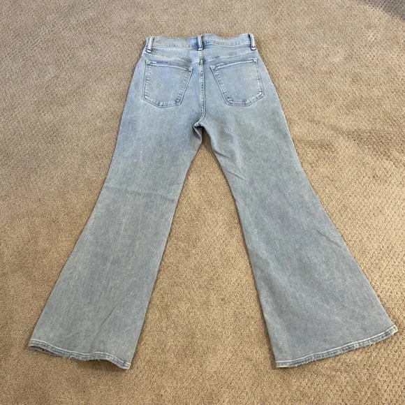 Abercrombie Ultra High Rise Flare Jean - Picture 4 of 4